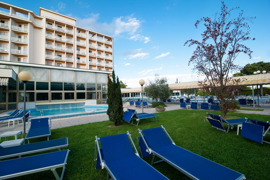 Hotel Terme Antoniano Монтегротто-Терме Экстерьер фото