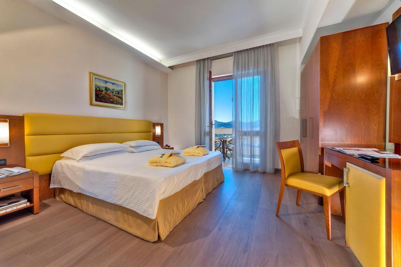 Hotel Terme Antoniano Монтегротто-Терме Экстерьер фото